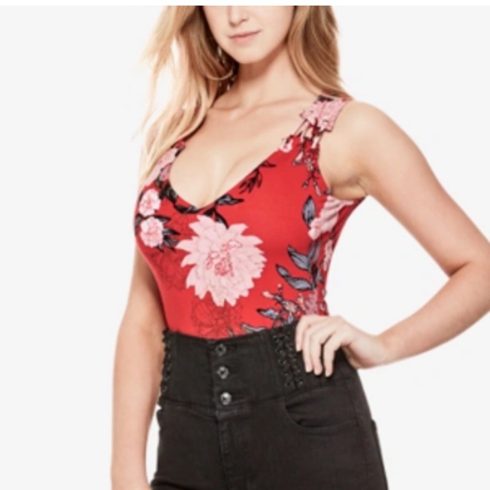 Guess Sophina floral lace up v-neck bodysuit- NWOT